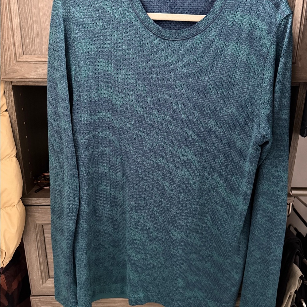 lululemon athletica Men's Long Sleeve Crew in Teal Green-Blue